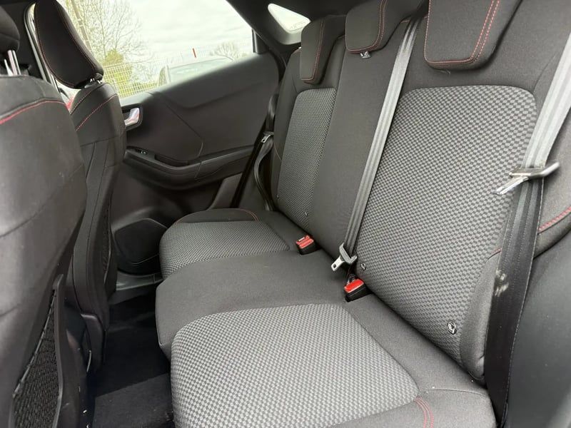 Photo de la voiture FORD PUMA 1.0 EcoBoost 155 ch mHEV S&S Powershift ST-Line - 5P