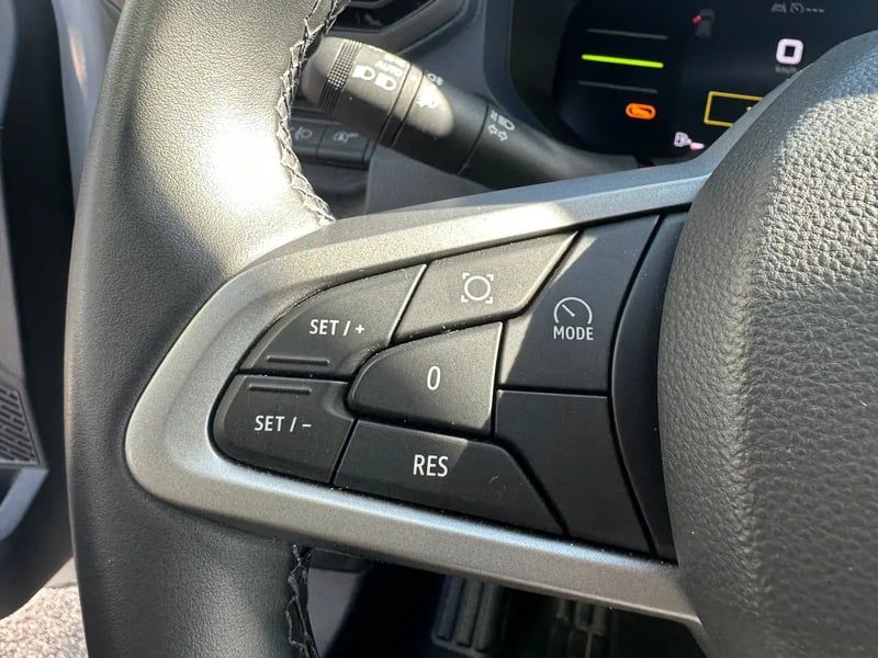 Photo de la voiture DACIA DUSTER Mild Hybrid 130 Journey