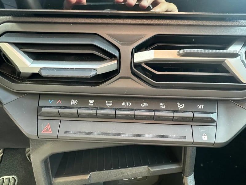 Photo de la voiture DACIA DUSTER Mild Hybrid 130 Journey