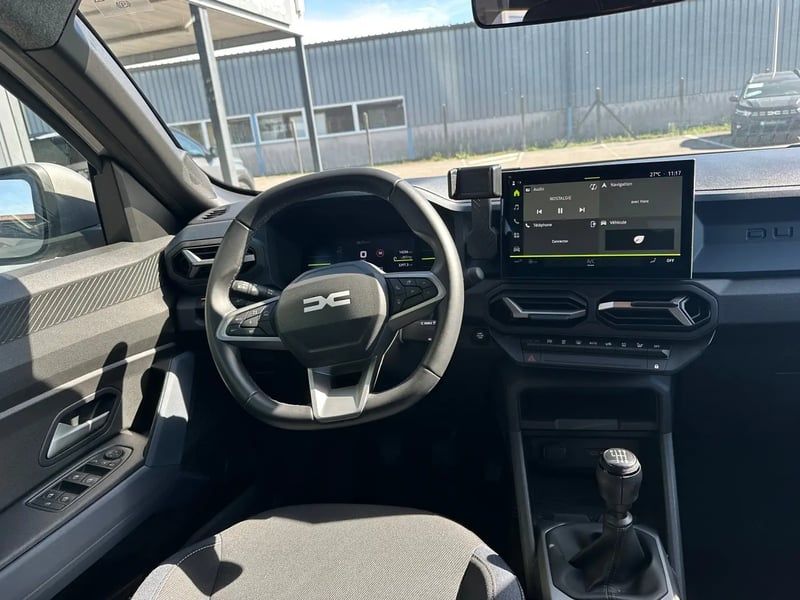 Photo de la voiture DACIA DUSTER Mild Hybrid 130 Journey