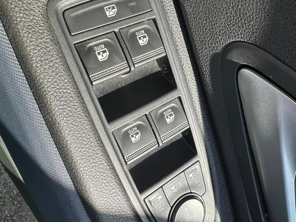 Photo de la voiture DACIA DUSTER Mild Hybrid 130 Journey