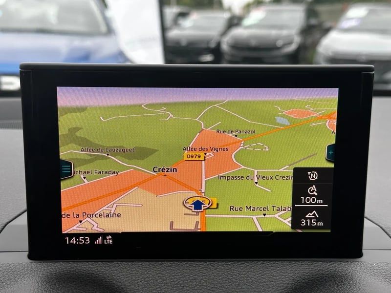 Photo de la voiture AUDI Q2 35 TDI 150 S tronic 7 Quattro Midnight Series