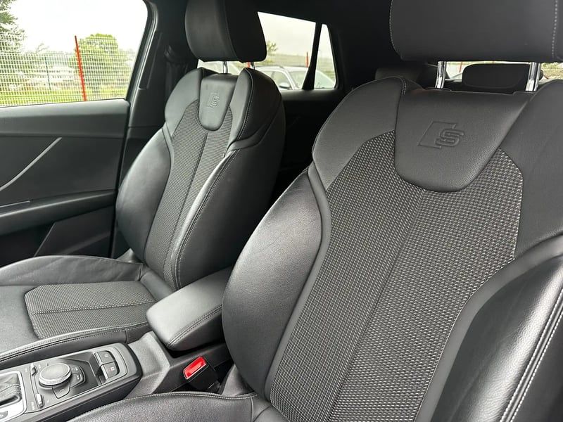 Photo de la voiture AUDI Q2 35 TDI 150 S tronic 7 Quattro Midnight Series