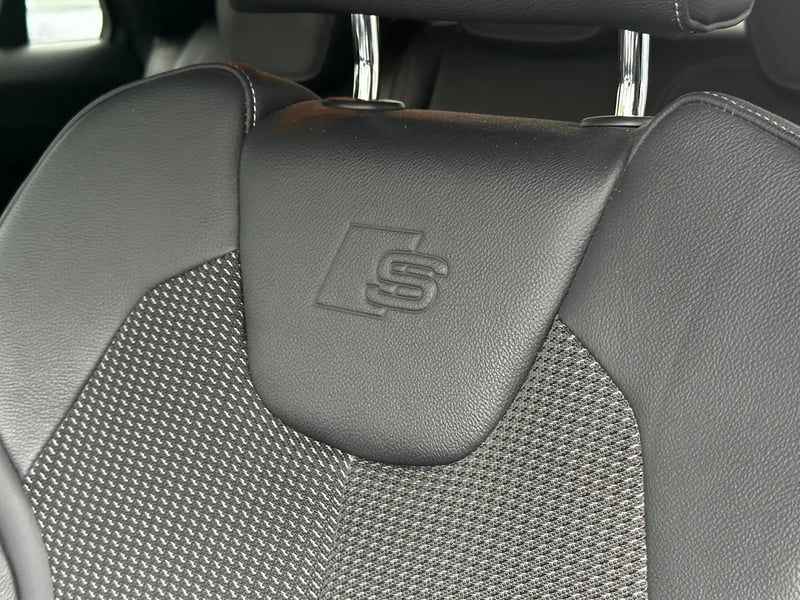 Photo de la voiture AUDI Q2 35 TDI 150 S tronic 7 Quattro Midnight Series