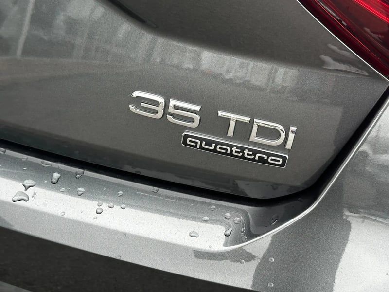 Photo de la voiture AUDI Q2 35 TDI 150 S tronic 7 Quattro Midnight Series