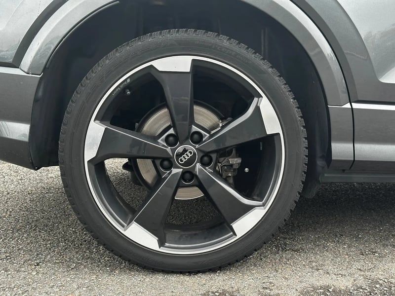 Photo de la voiture AUDI Q2 35 TDI 150 S tronic 7 Quattro Midnight Series