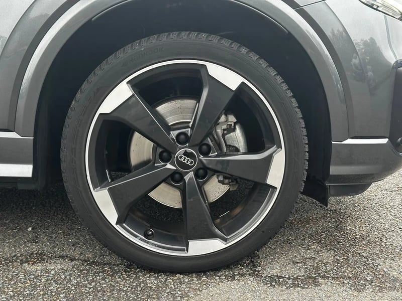 Photo de la voiture AUDI Q2 35 TDI 150 S tronic 7 Quattro Midnight Series