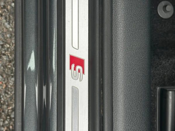 Photo de la voiture AUDI Q2 35 TDI 150 S tronic 7 Quattro Midnight Series