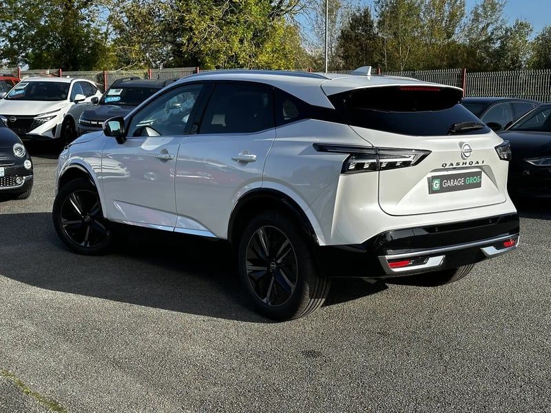 Photo de la voiture NISSAN QASHQAI Mild Hybrid 158 ch Xtronic Tekna