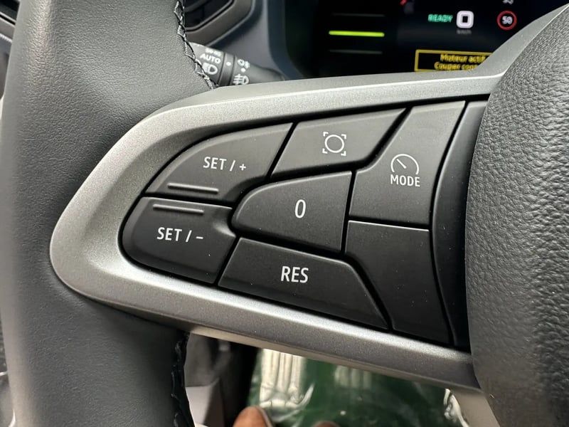 Photo de la voiture DACIA DUSTER Hybrid 140 4x2 Journey