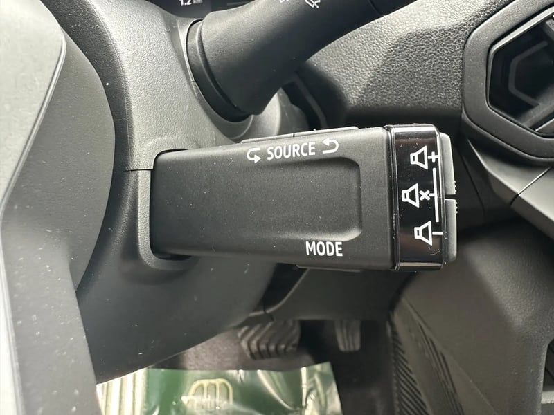 Photo de la voiture DACIA DUSTER Hybrid 140 4x2 Journey