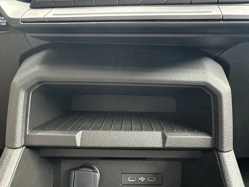 Photo de la voiture DACIA DUSTER Hybrid 140 4x2 Journey