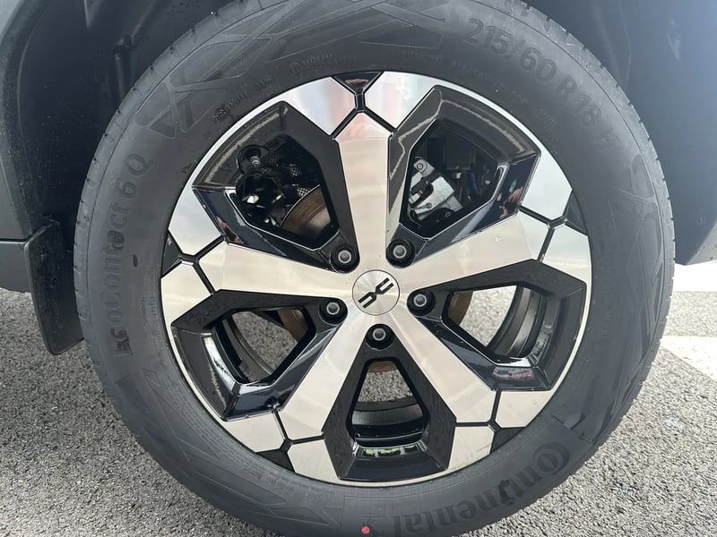 Photo de la voiture DACIA DUSTER Hybrid 140 4x2 Journey