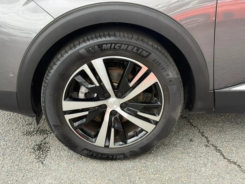 Photo de la voiture PEUGEOT 3008 PureTech 130ch S&S BVM6 GT