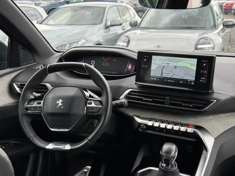 Photo de la voiture PEUGEOT 3008 PureTech 130ch S&S BVM6 GT