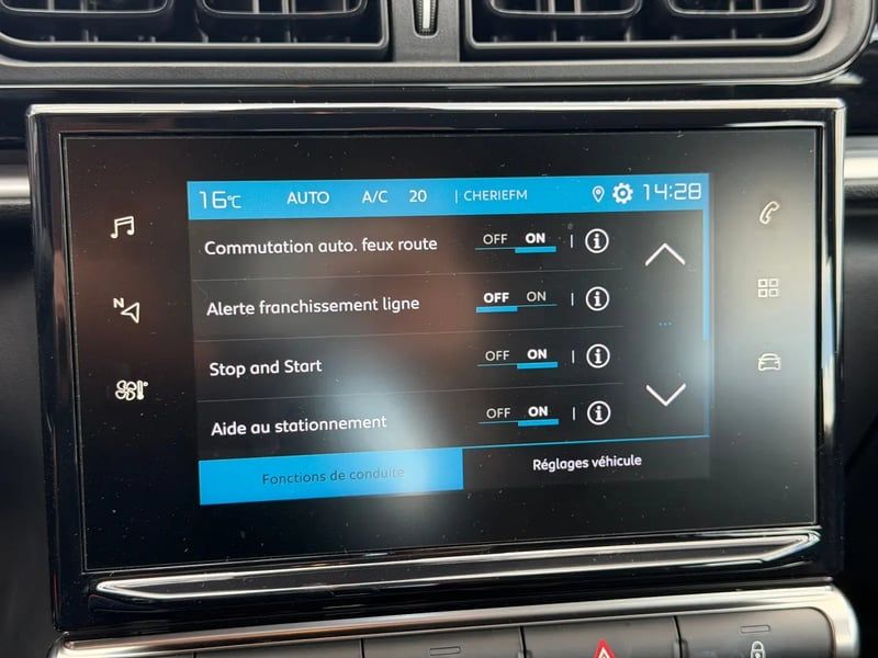 Photo de la voiture CITROEN C3 PureTech 83 S&S BVM5 Shine
