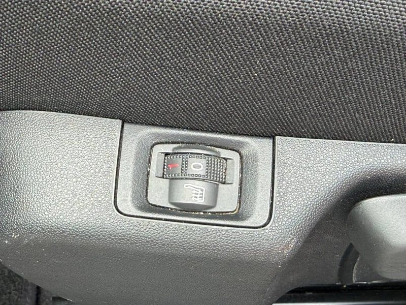 Photo de la voiture CITROEN C3 PureTech 83 S&S BVM5 Shine