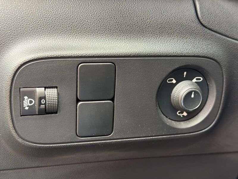 Photo de la voiture CITROEN C3 PureTech 83 S&S BVM5 Shine
