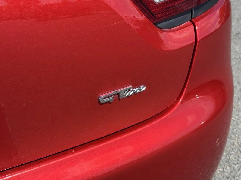 Photo de la voiture RENAULT CLIO IV TCe 90 Energy eco2 Intens