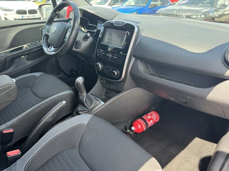 Photo de la voiture RENAULT CLIO IV TCe 90 Energy eco2 Intens