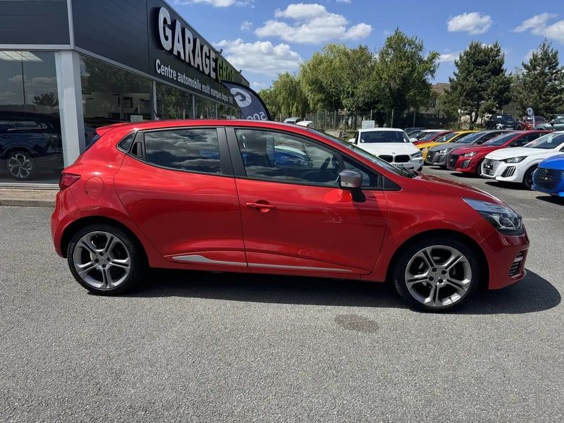 Photo de la voiture RENAULT CLIO IV TCe 90 Energy eco2 Intens