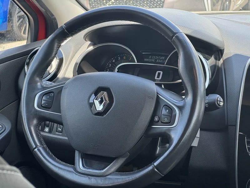 Photo de la voiture RENAULT CLIO IV TCe 90 Energy eco2 Intens