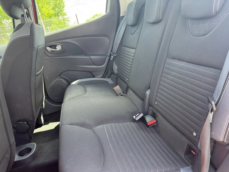 Photo de la voiture RENAULT CLIO IV TCe 90 Energy eco2 Intens