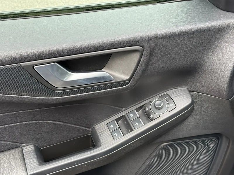 Photo de la voiture FORD KUGA 2.0 EcoBlue 120 BVA8 ST-Line - 5P