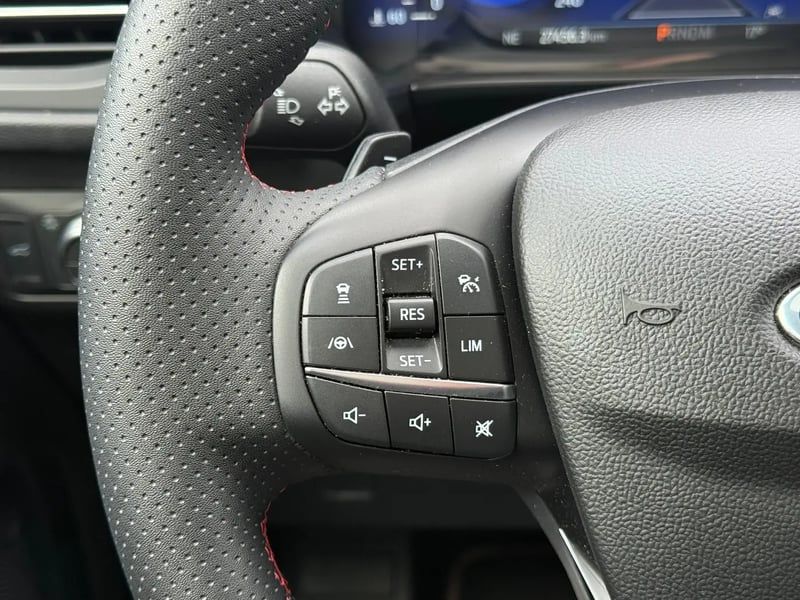 Photo de la voiture FORD KUGA 2.0 EcoBlue 120 BVA8 ST-Line - 5P