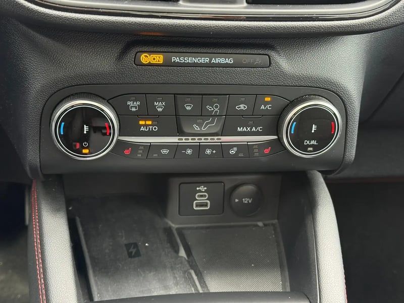 Photo de la voiture FORD KUGA 2.0 EcoBlue 120 BVA8 ST-Line - 5P
