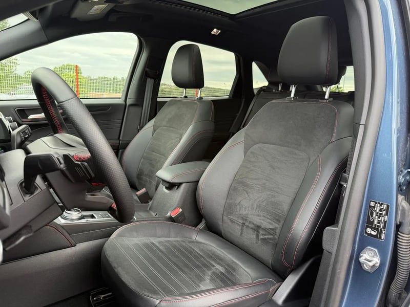 Photo de la voiture FORD KUGA 2.0 EcoBlue 120 BVA8 ST-Line - 5P