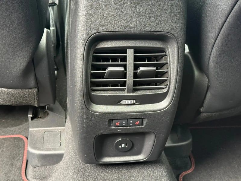 Photo de la voiture FORD KUGA 2.0 EcoBlue 120 BVA8 ST-Line - 5P
