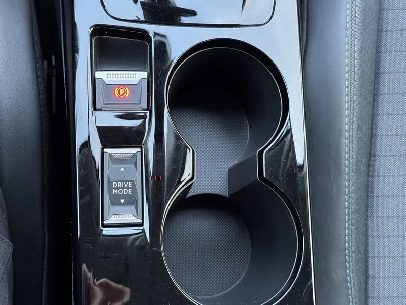 Photo de la voiture PEUGEOT 208 PureTech 100 S&S EAT8 Allure