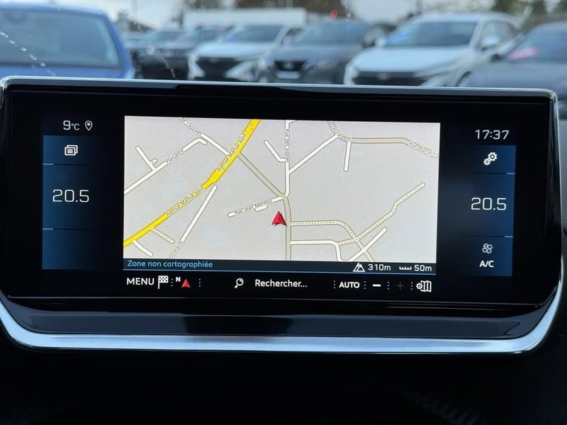 Photo de la voiture PEUGEOT 208 PureTech 100 S&S EAT8 Allure