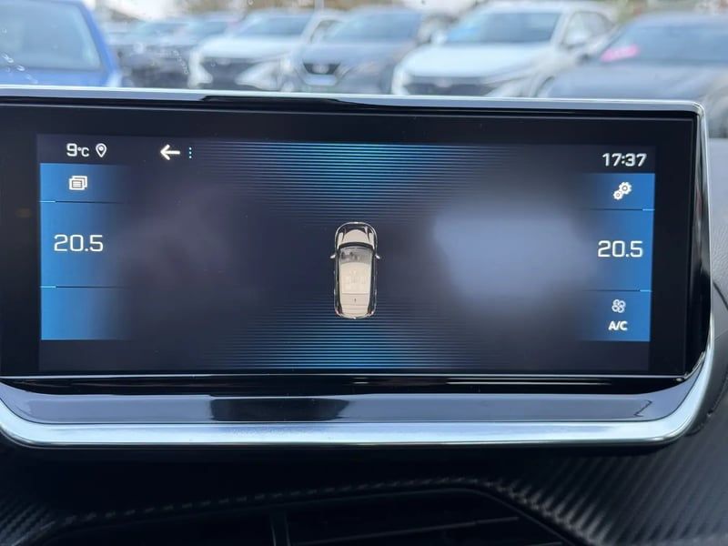 Photo de la voiture PEUGEOT 208 PureTech 100 S&S EAT8 Allure