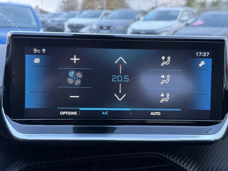 Photo de la voiture PEUGEOT 208 PureTech 100 S&S EAT8 Allure