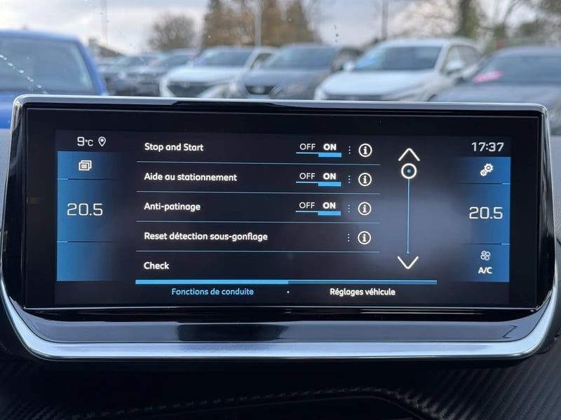 Photo de la voiture PEUGEOT 208 PureTech 100 S&S EAT8 Allure