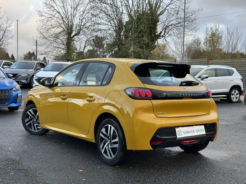 Photo de la voiture PEUGEOT 208 PureTech 100 S&S EAT8 Allure