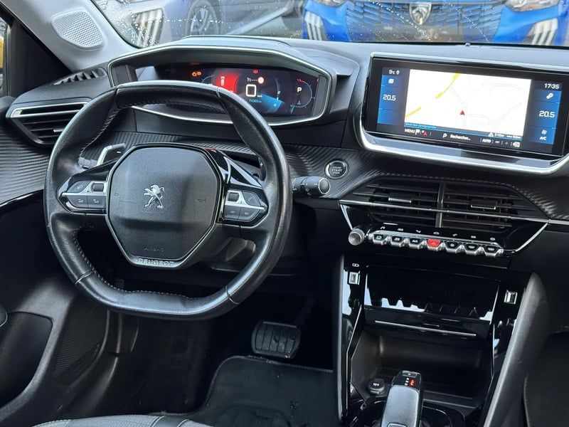 Photo de la voiture PEUGEOT 208 PureTech 100 S&S EAT8 Allure