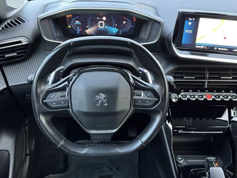 Photo de la voiture PEUGEOT 208 PureTech 100 S&S EAT8 Allure