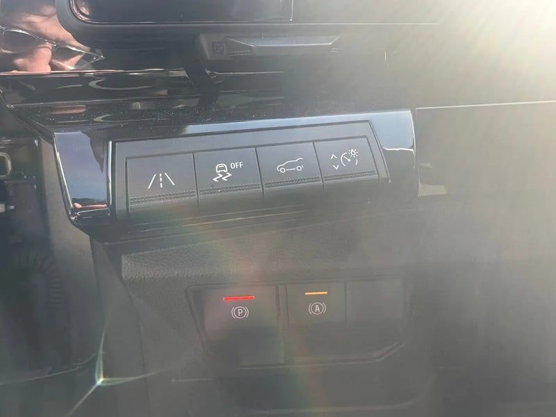 Photo de la voiture RENAULT ESPACE VI E-Tech full hybrid 200 GSR2 Techno