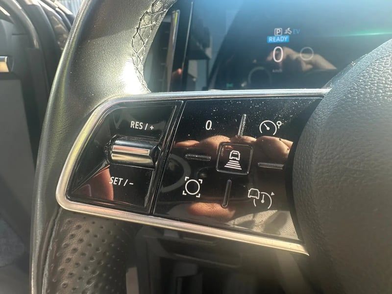 Photo de la voiture RENAULT ESPACE VI E-Tech full hybrid 200 GSR2 Techno