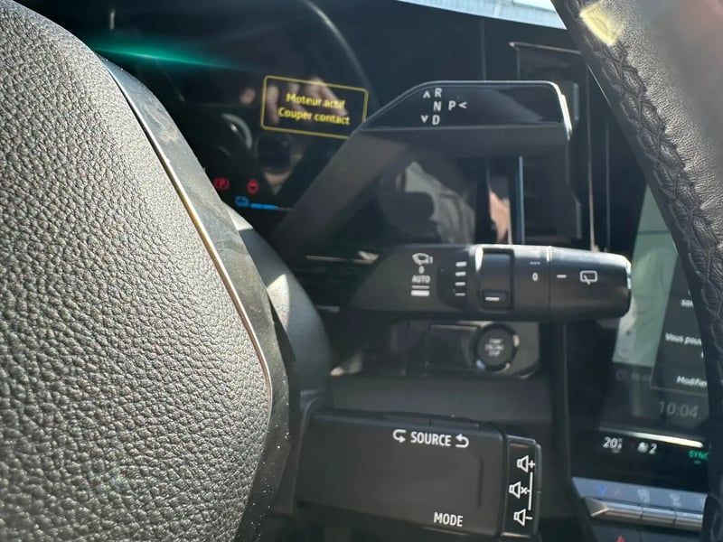 Photo de la voiture RENAULT ESPACE VI E-Tech full hybrid 200 GSR2 Techno