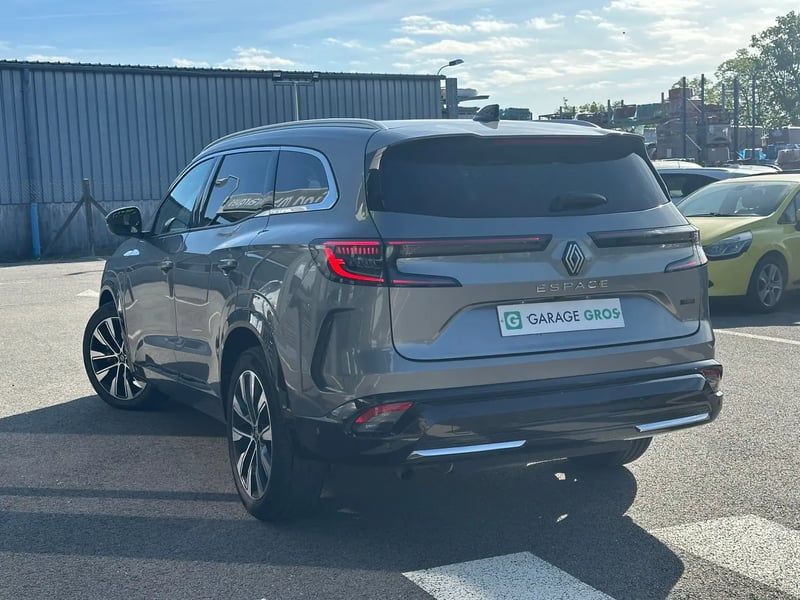 Photo de la voiture RENAULT ESPACE VI E-Tech full hybrid 200 GSR2 Techno