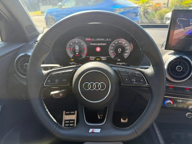 Photo de la voiture AUDI Q2 35 TDI 150 S tronic 7 S-Line