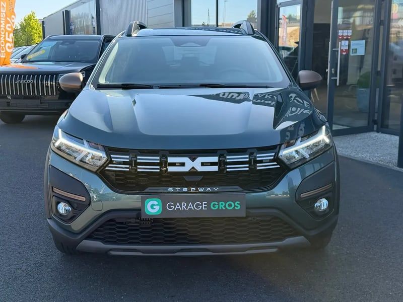 Photo de la voiture DACIA SANDERO ECO-G 100 GSR2 Stepway Extreme +