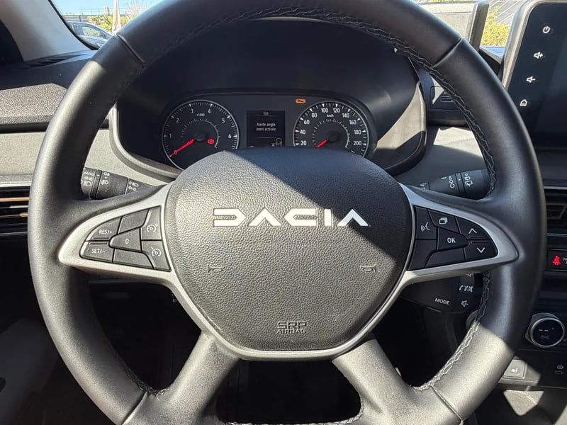 Photo de la voiture DACIA SANDERO ECO-G 100 GSR2 Stepway Extreme +