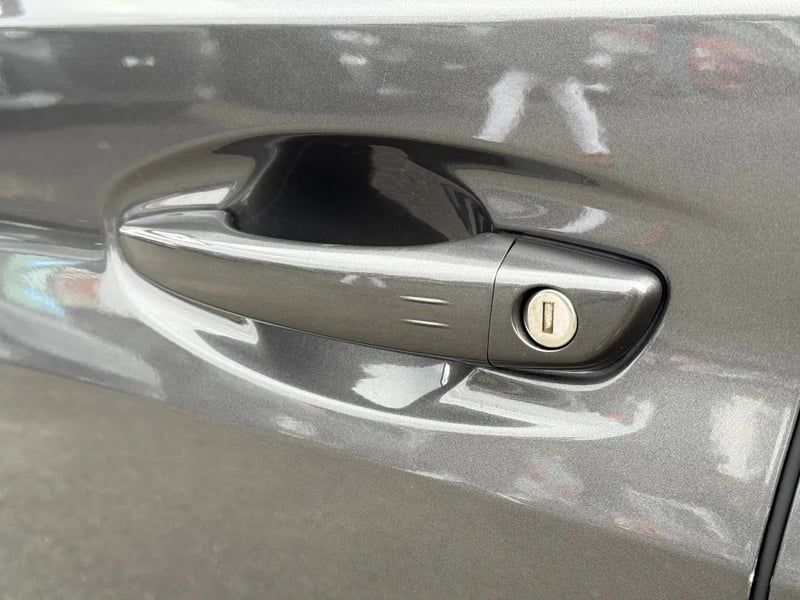Photo de la voiture PEUGEOT 208 PureTech 100 S&S EAT8 Allure Pack
