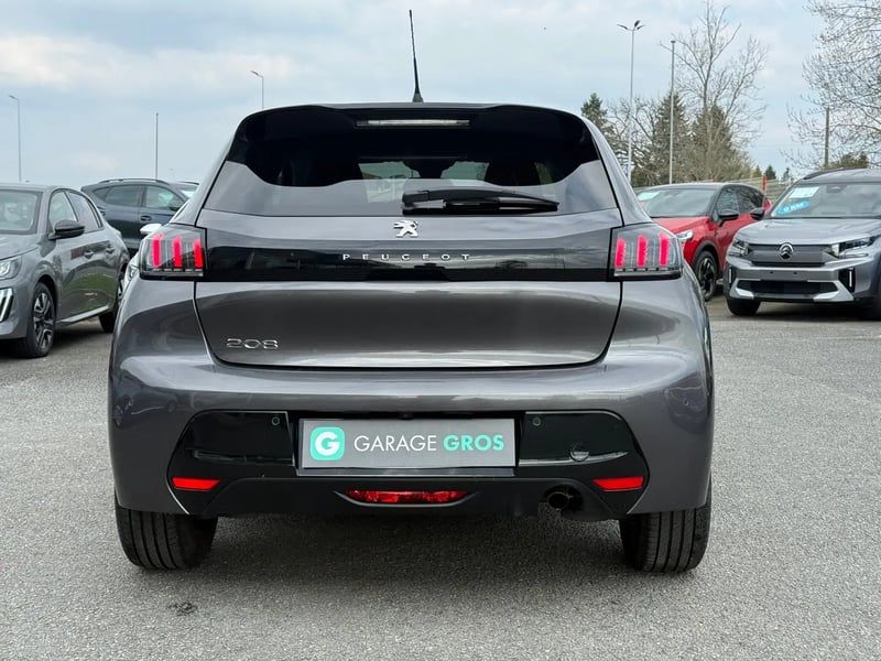 Photo de la voiture PEUGEOT 208 PureTech 100 S&S EAT8 Allure Pack