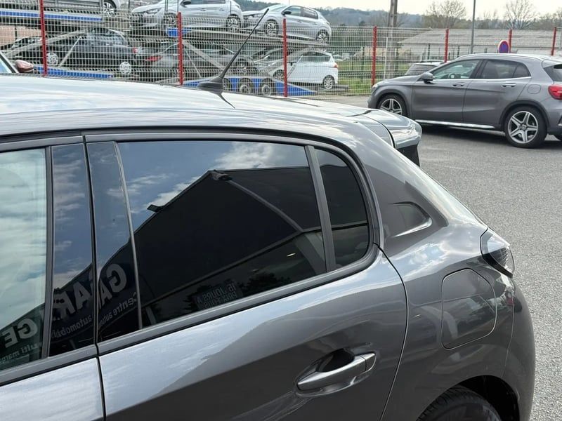 Photo de la voiture PEUGEOT 208 PureTech 100 S&S EAT8 Allure Pack